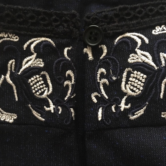 Gianni Bini Embroidered Boxy Tank - Picture 7 of 15